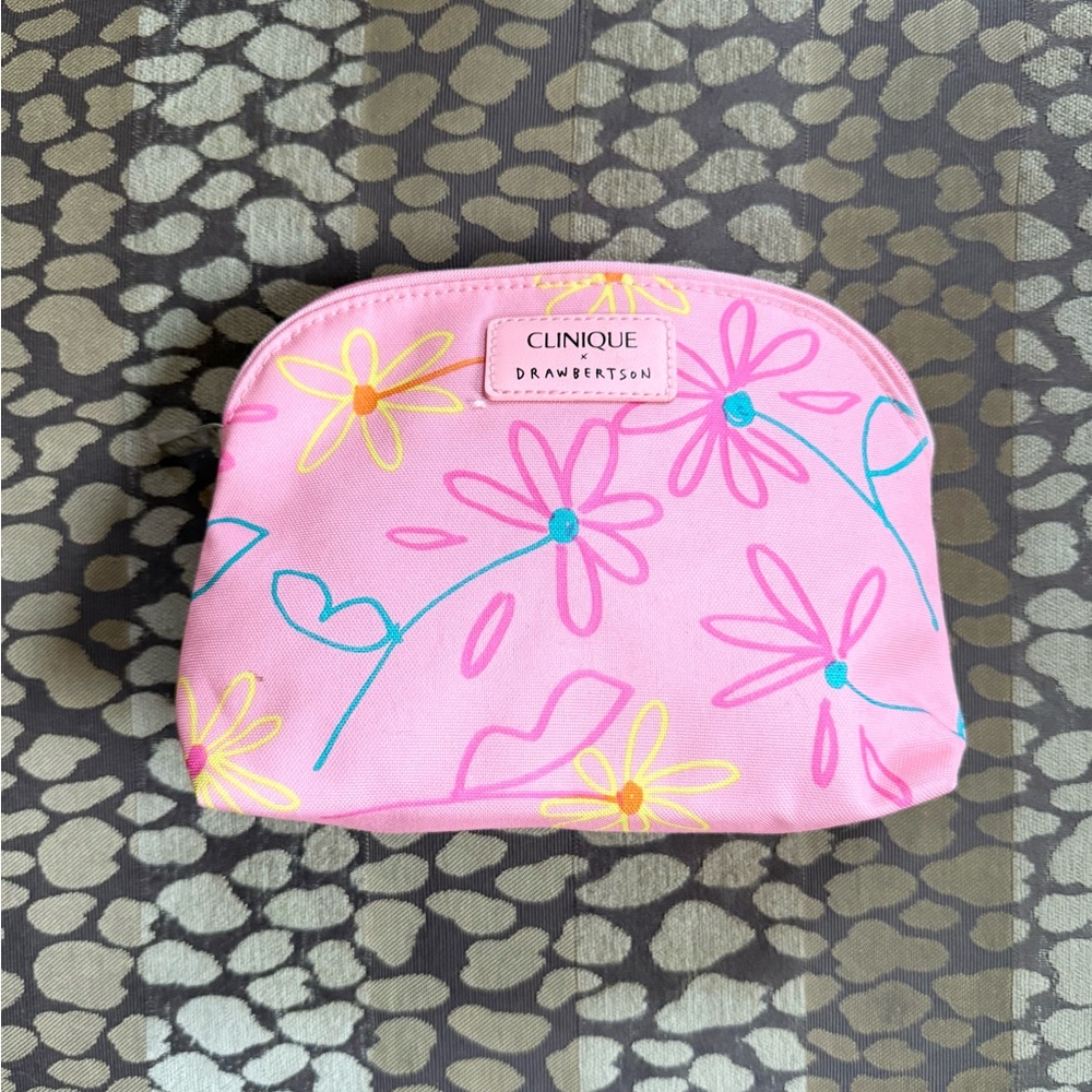 NWT CLINIQUE MAKEUP AND BAG